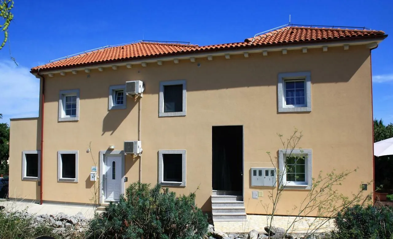 Apartments Pegla Nerezine